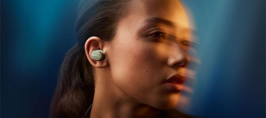 Test - Écouteurs Bluetooth à réduction de bruit Pi8 de Bowers & Wilkins : Une qualité sonore et d'appels inégalée